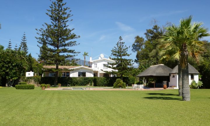 Villa  à louer à  Guadalmina Baja