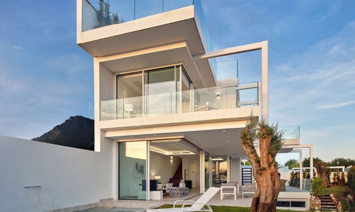 Villa moderne neuve de 3 chambres à Valdeolletas, centre ville de Marbella