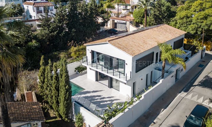 Luxury 5 bedroom villa in Nueva Andalucia close to all amenities