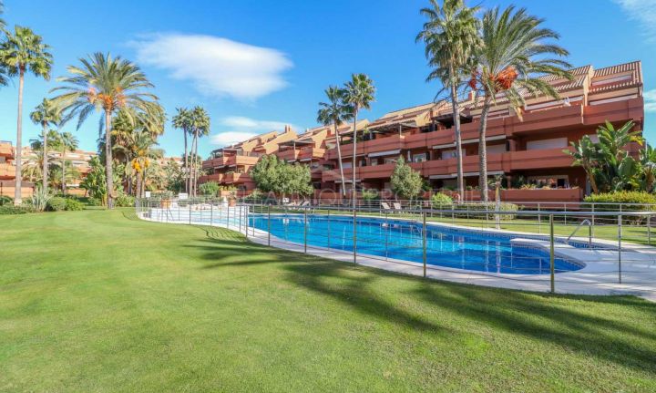 Apartamento de 2 dormitorios lado playa en El Embrujo Playa, Nueva Andalucia