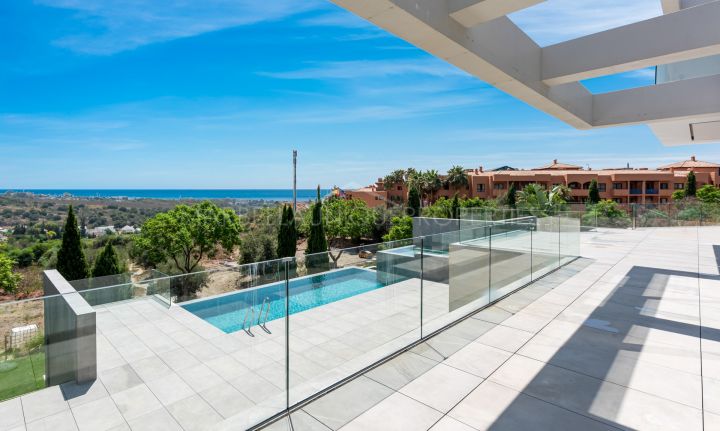 Luxury 5 Bedroom Villa with Panoramic Views in Los Flamingos Golf, Benahavis