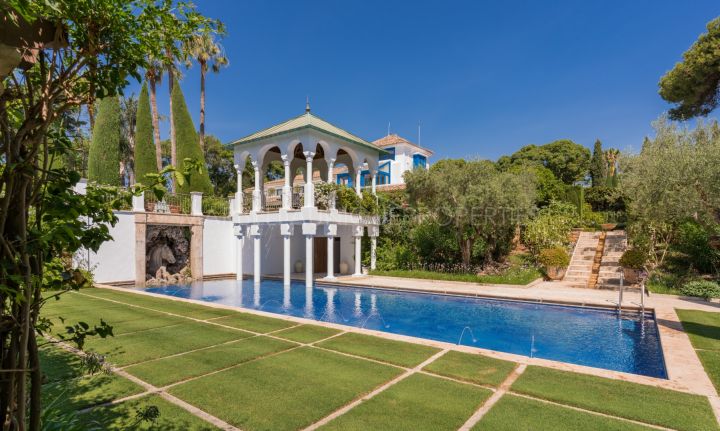 Immaculate 9 bedroom beachside family villa in the Marbella Club, Marbellas Golden Mile