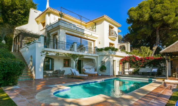 Villa de 5 dormitorios en Rio Real, Marbella