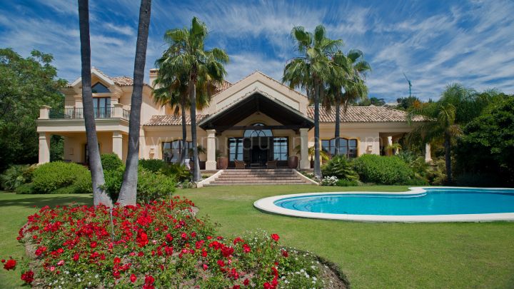 Benahavis, La Zagaleta Classic Villa with Sea Views
