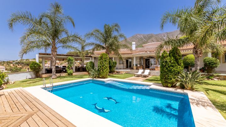 Mijas, Stunning Villa For Sale in Valtocado, Mijas