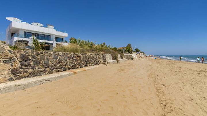 Marbella East, Frontline Beach Villa in Costabella