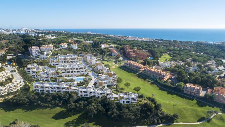 Marbella East, Modern development frontline golf in Cabopino