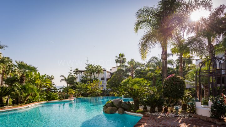 Marbella Golden Mile, Luxury Apartment to Rent in Puente Romano Beach Resort