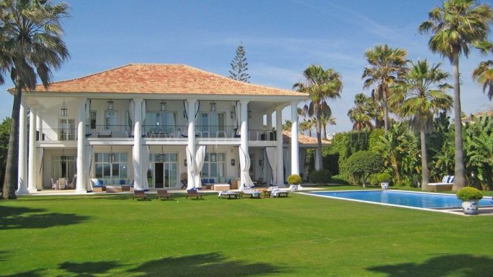 San Pedro de Alcantara, Superbe villa en bord de mer à vendre à Guadalmina