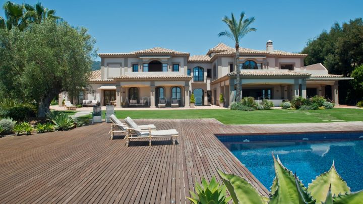 Benahavis, Une villa de sept chambres, à La Zagaleta, offrant des vues panoramiques sur la mer.
