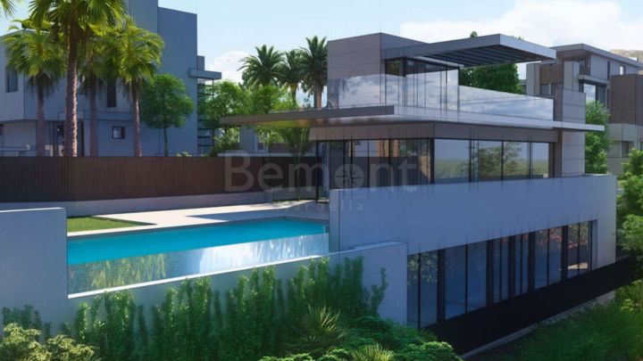 Modern golf villa for sale in Rio Real Golf, Andalusia