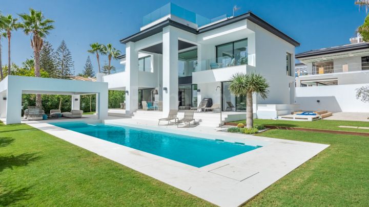 6-Bedroom luxury villa for sale in San Pedro de Alcantara, Marbella West