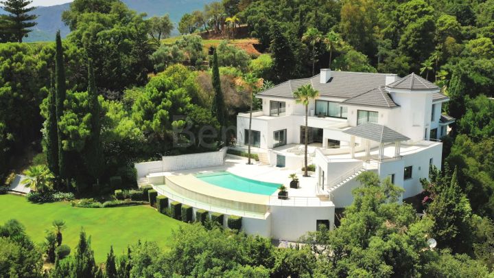 5-Bedroom contemporary villa for sale in La Zagaleta - Marbella West