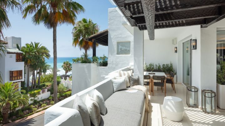 Luxury beach duplex penthouse for sale in Marbella