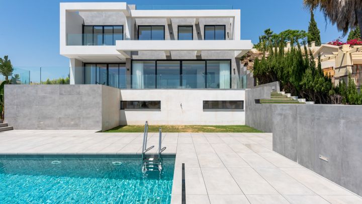 Luxury contemporary villa for sale in Los Flamingos Golf, Benahavis
