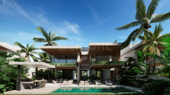 Luxury frontline beach villa for sale in San Pedro de Alcantara, Marbella West