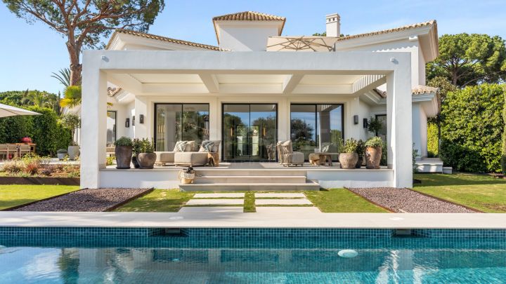 Beach side villa with sea views for sale in Marbella East
