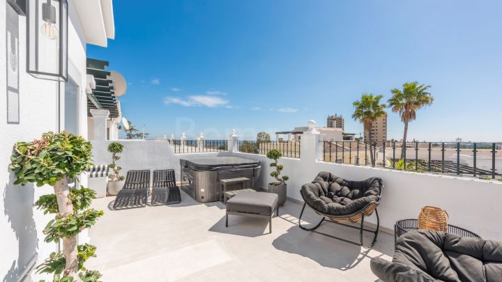 4-Bedroom modern duplex penthouse for sale in Nueva Andalucia