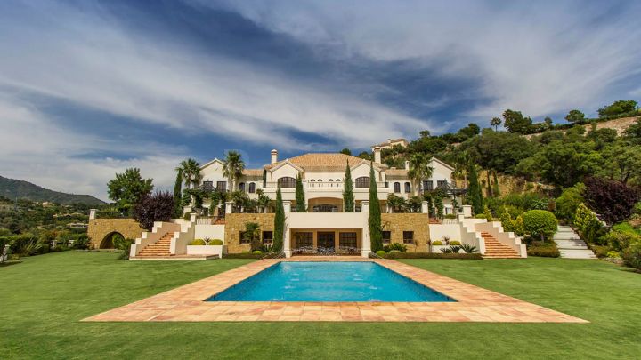10-Bedroom luxury villa for sale in Benahavis, Marbella West
