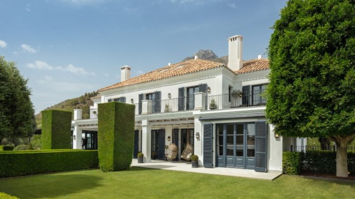 7-Bedroom luxury villa for sale in Marbella Golden Mile