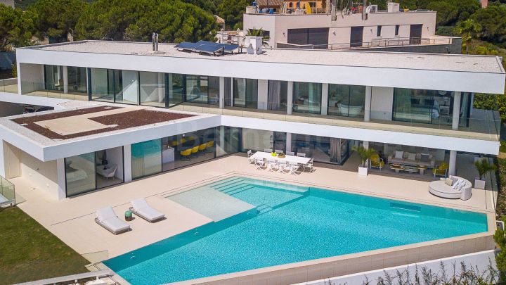 Luxury contemporary villa for sale in Sotogrande