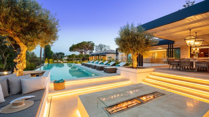 Front line golf luxury villa for sale in Nueva Andalucia, Marbella
