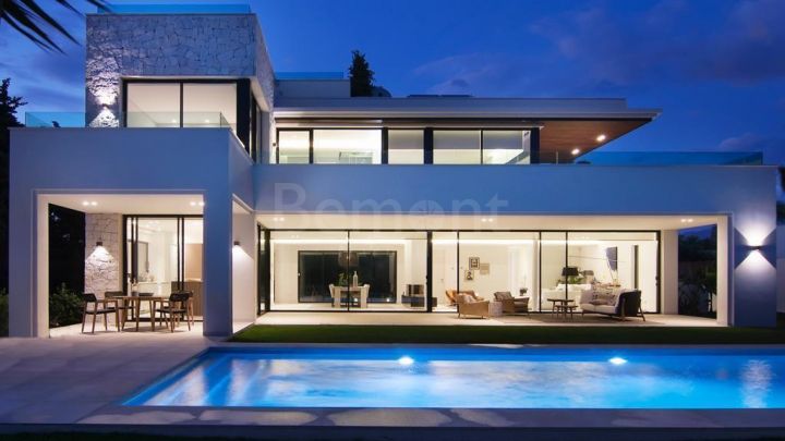 4-Bedroom contemporary villa for sale in Estepona
