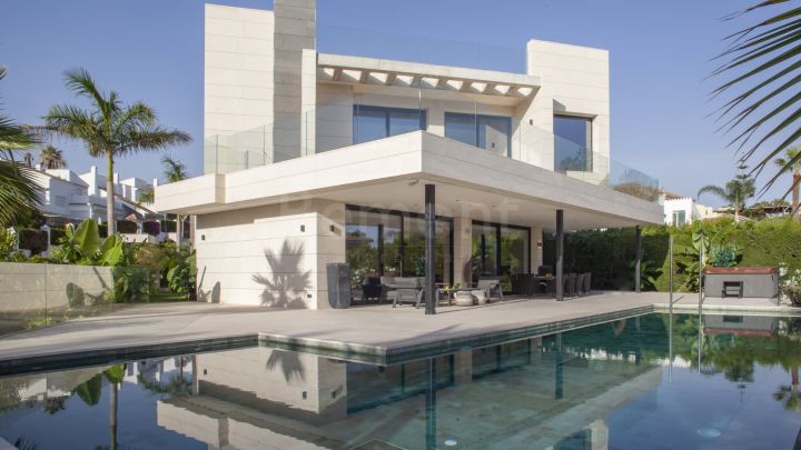 Brand new villa with mountain views for sale in Marbella