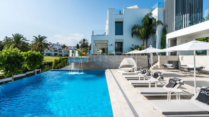 11-Bedroom luxury villa for sale in Nueva Andalucia, Marbella