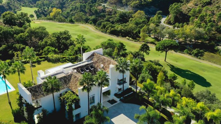 6-Bedroom front line golf villa for sale in Marbella West
