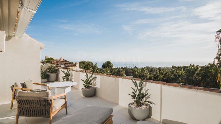 3-Bedroom contemporary duplex penthouse for sale in Marbella Golden Mile