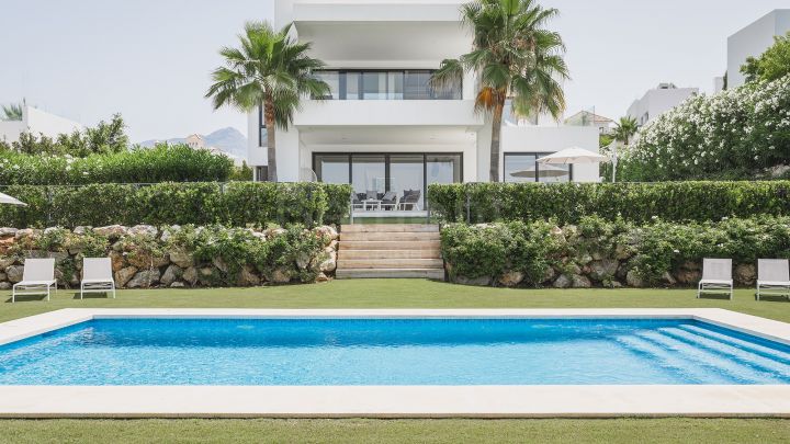 6-Bedroom modern villa for sale in Los Olivos, Marbella