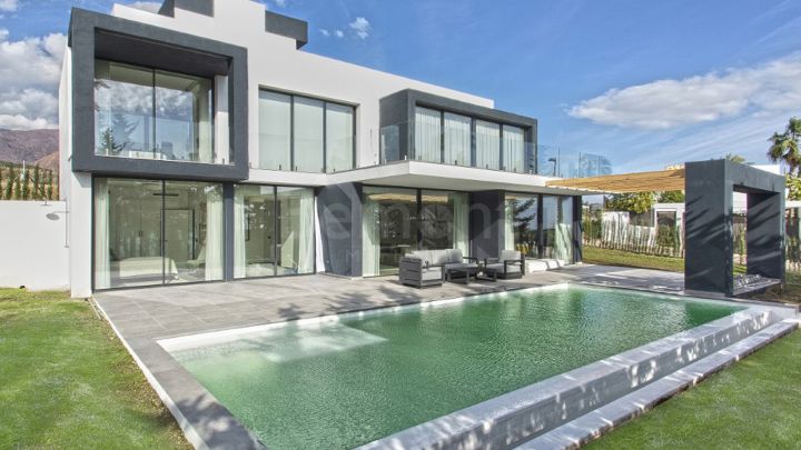 Villa à vendre dans Estepona