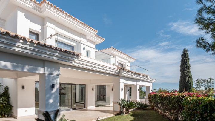 Luxury villa with sea views for sale in Marbella