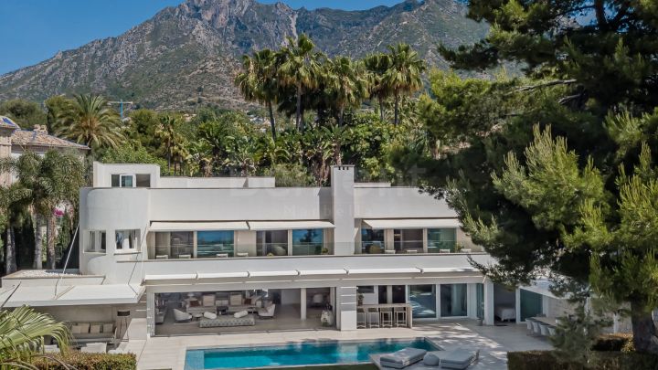 4-Bedroom luxury villa with sea views for sale in Marbella, Spain