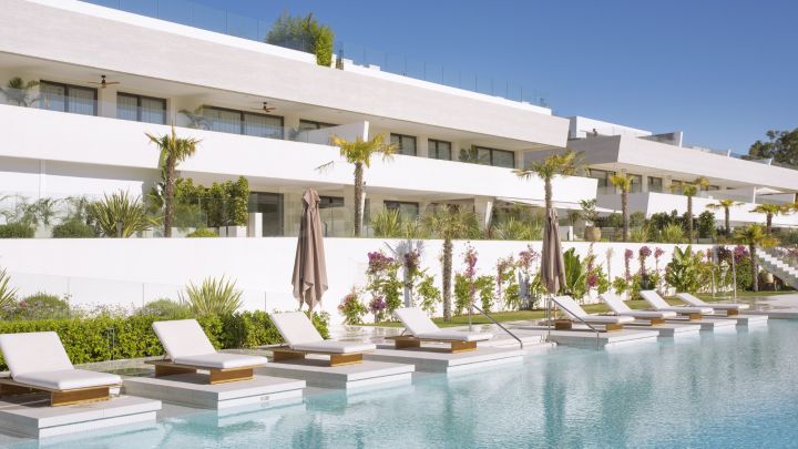 Luxury duplex penthouse for sale in Marbella Golden Mile, Costa del Sol