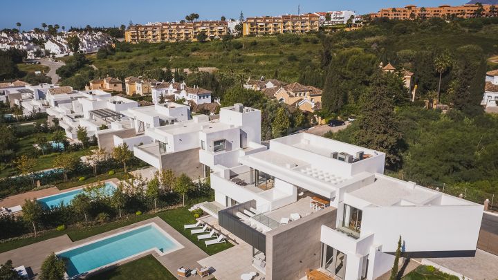 Luxury golf villas for sale in El Paraiso, Costa del Sol