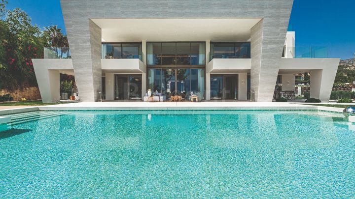 Luxe 6 slaapkamer villa te koop in Marbella Golden Mile