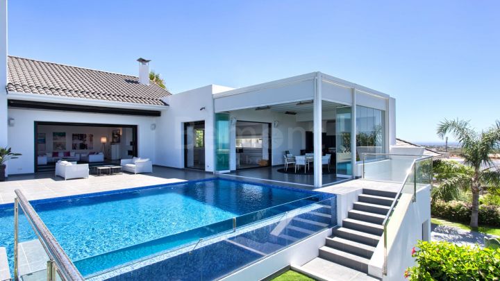 Indrukwekkende luxe villa met panoramisch uitzicht op zee te koop in Los Flamingos Golf, Marbella West