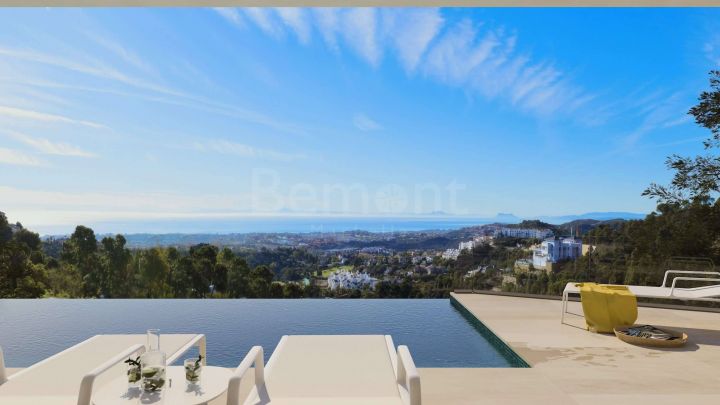 6 exclusive villas with superb views for sale in Marbella West