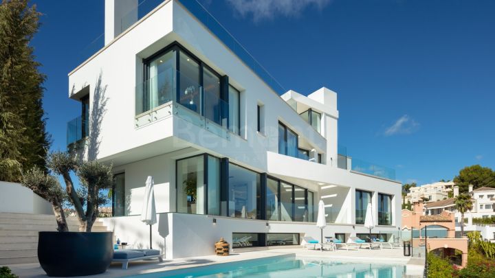 Luxury 5-bedroom villa for sale in Benahavis, Marbella West