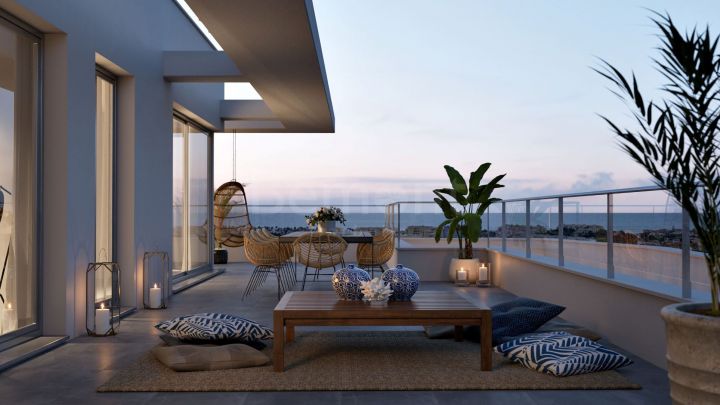Elegant penthouse met zeezicht en op wandelafstand van het strand te koop ten oosten van Marbella, Spanje