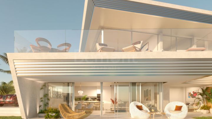 Maison de ville moderne à vendre à Marbella Est avec golf et vue sur la mer