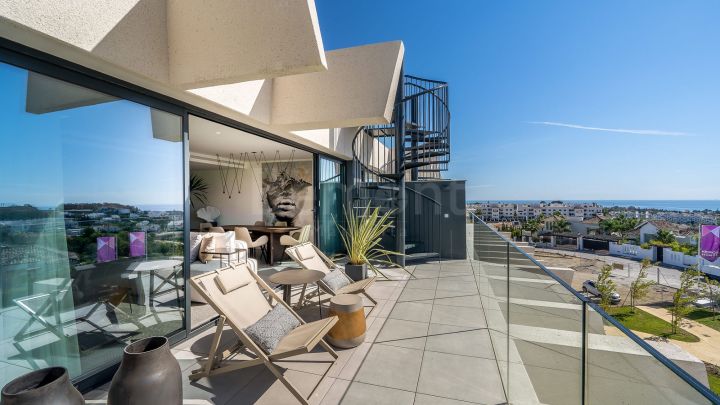 3 slaapkamer modern penthouse te koop in La Resina Golf, Estepona, Marbella West, Estepona