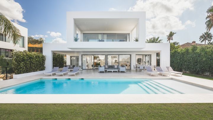 New build luxury villa for sale in Los Olivos, Nueva Andalucia