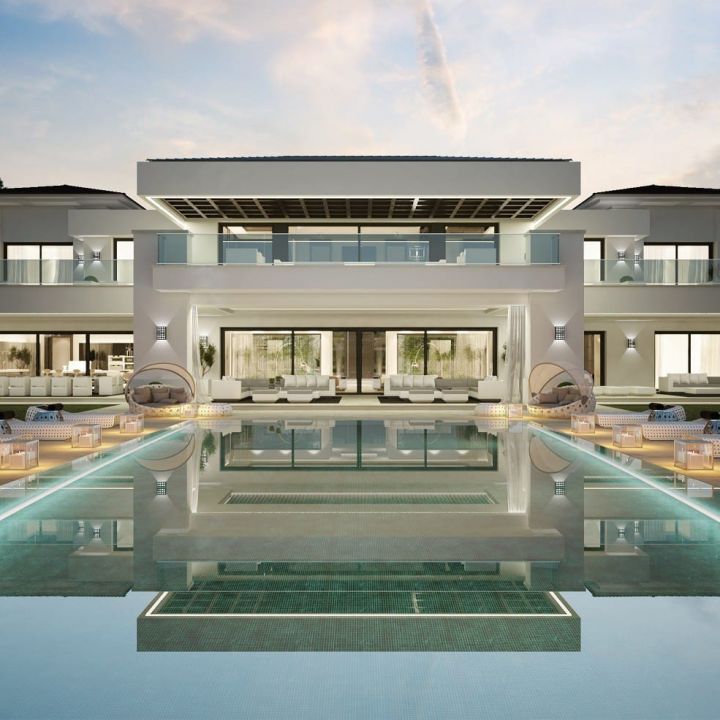 Villa for sale in Los Monteros