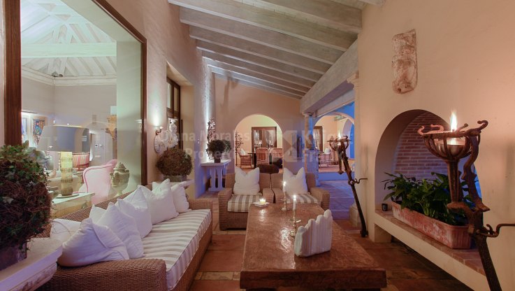Formidable villa en primera línea de playa - Villa en alquiler en Los Monteros, Marbella Este