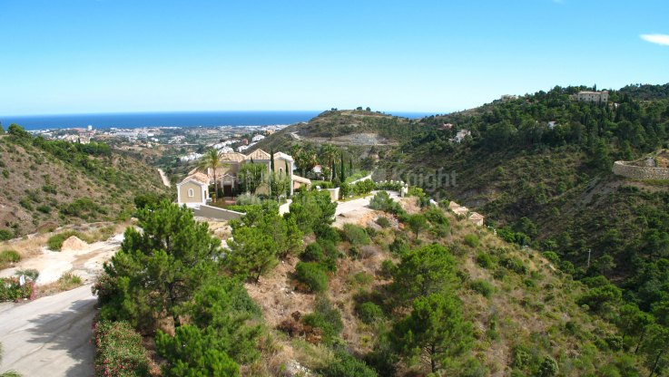Large plot with great views - Plot for sale in El Madroñal, Benahavis