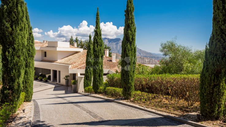 Villa Moderna con vistas Panorámicas del Mediterraneo - Villa en venta en La Zagaleta, Benahavis
