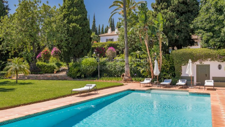 Magnifique propriété à 2 minutes du centre de Marbella - Villa à vendre à Altos Reales, Marbella Golden Mile